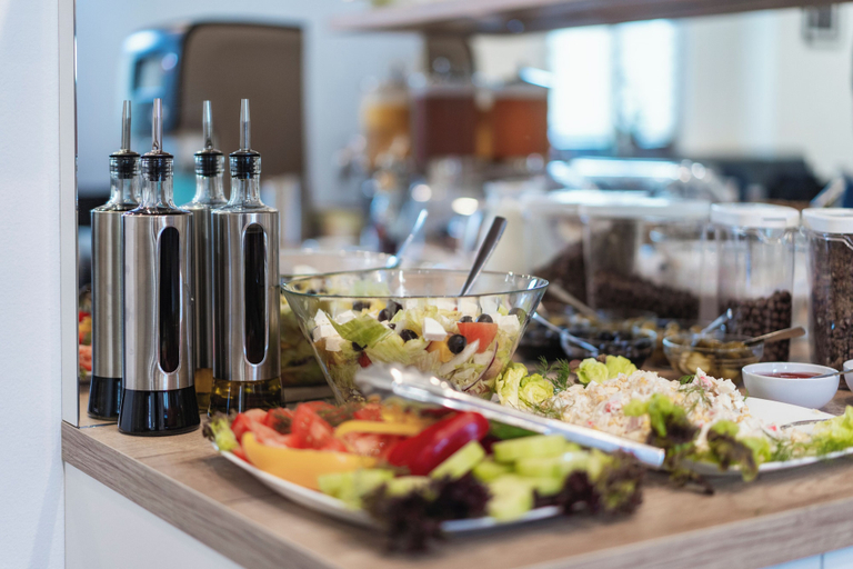 Food & Drinks 5, Leon hotel, Praha 7
