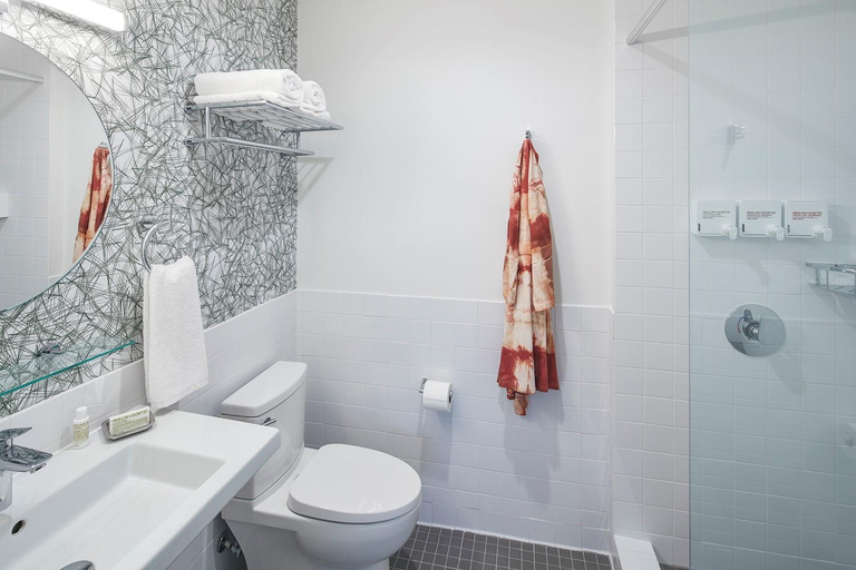 Bathroom, The Longleaf Hotel, Wake