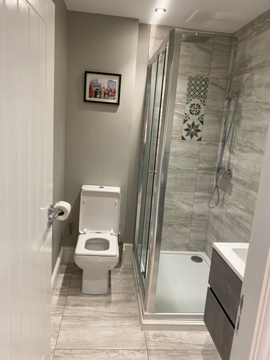 Bathroom 3, The Station Restaurant & Bar, Doncaster