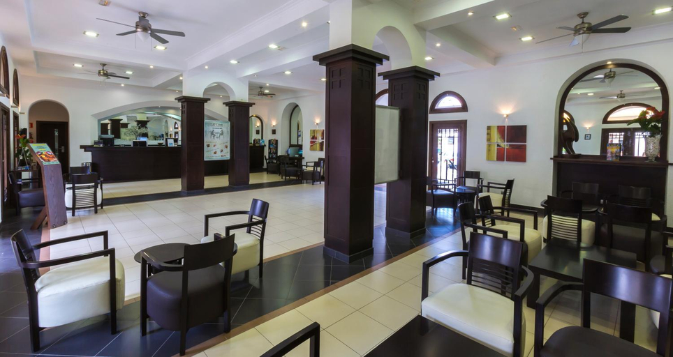 Food & Drinks 4, The Suites at Beverly Hills, Santa Cruz de Tenerife