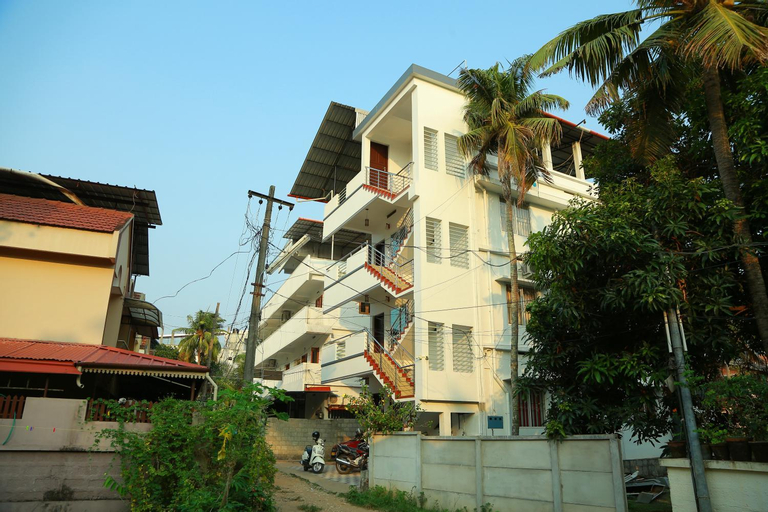 Exterior 4