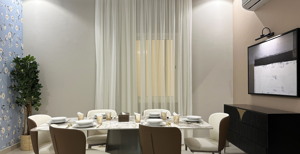 Food & Drinks, Al-Mutamarat A-9 Timeless History XZ92, Riyadh