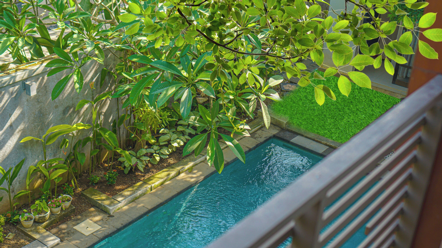 Swimming Pool 24