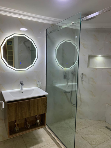 Bathroom 4, RIVALEX APARTMENT & ROOFTOP, AbujaMun