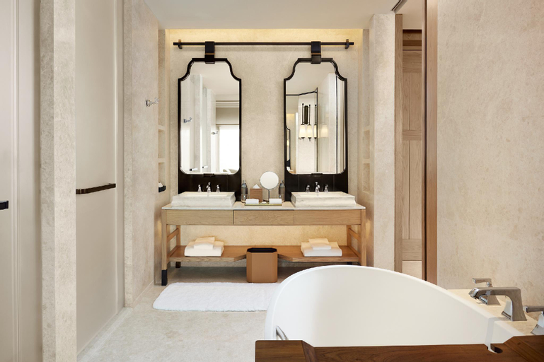 Bathroom 10