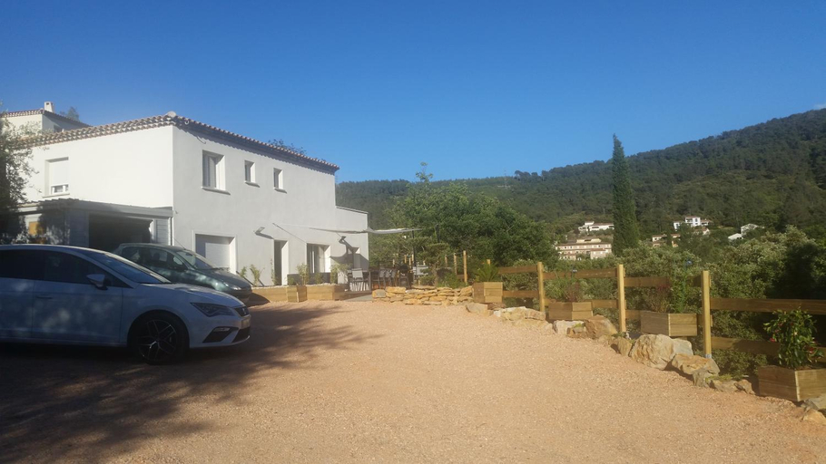 Exterior & Views 2, Les chambres de Toucas, Var
