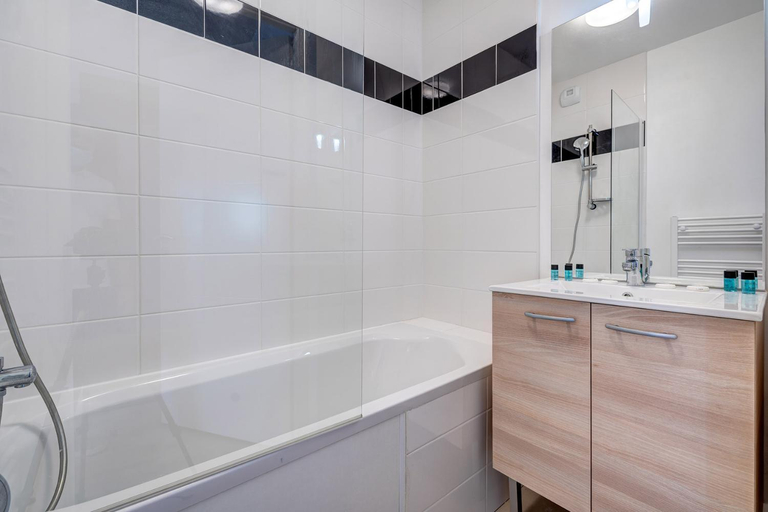 Bathroom, Residence Goelia Le Victoria, Calvados
