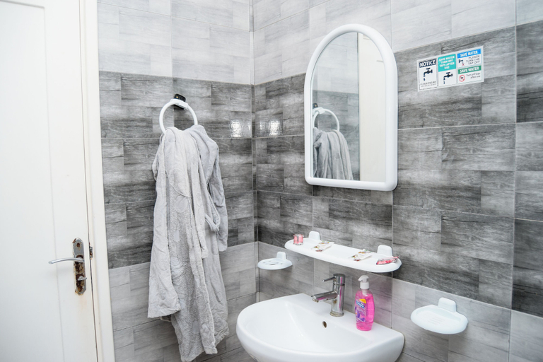 Bathroom 3, Résidence Mami la Plage, Gabès Médina