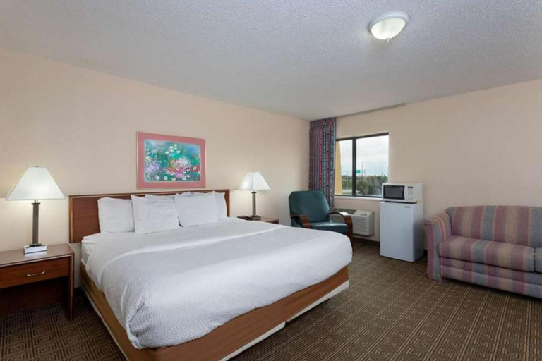 Bedroom 2, Norwood Inn Statefare Grounds, Indianapolis