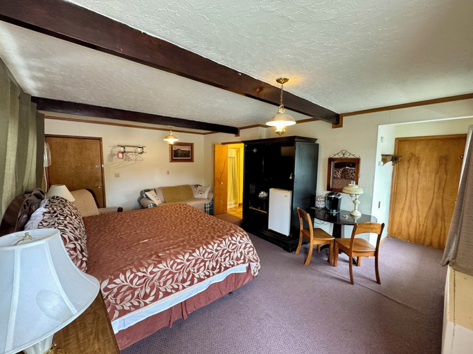 Bedroom 2, Napps Motel, Grant