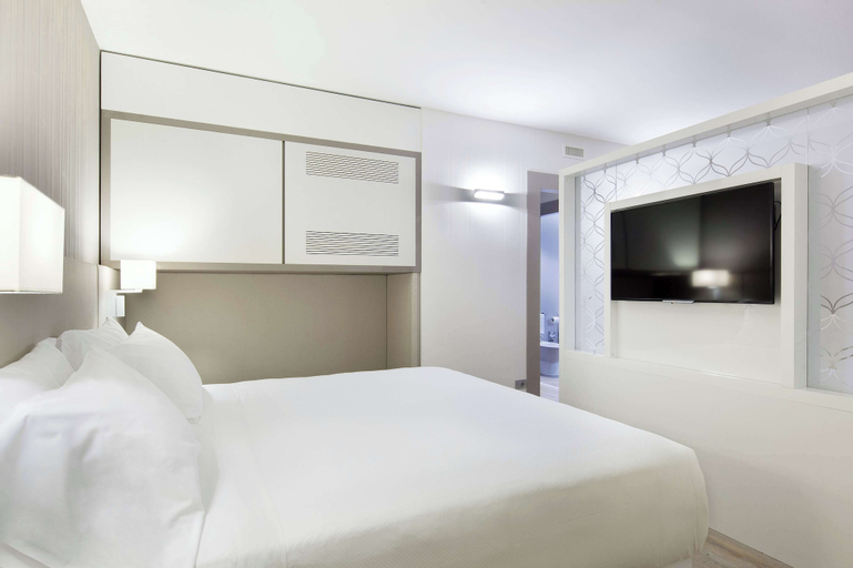 Bedroom 21