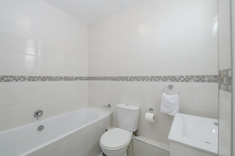 Bathroom 4, Chakas Cove, iLembe