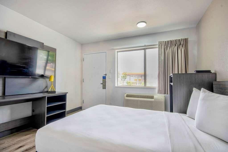 Bedroom 4, Motel 6 Austin, TX - North, Travis