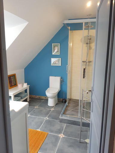 Bathroom 2, Le Moulin du Bourg, Indre-et-Loire