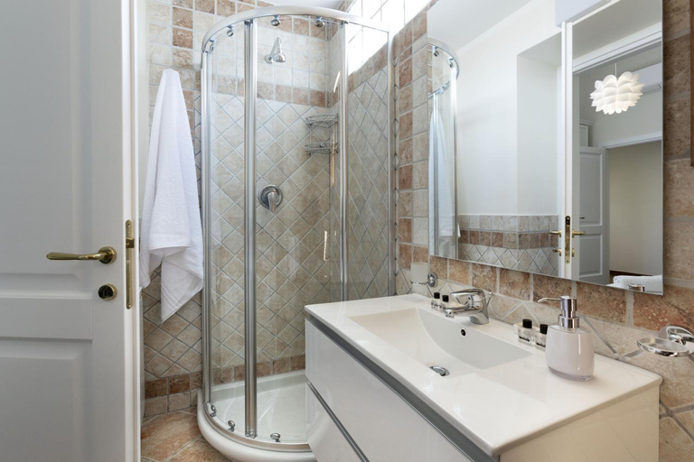 Bathroom 2, Luxury Rooms Suites, Olbia-Tempio