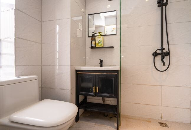 Bathroom 3, Wales international Hotel Apartment, Shenzhen