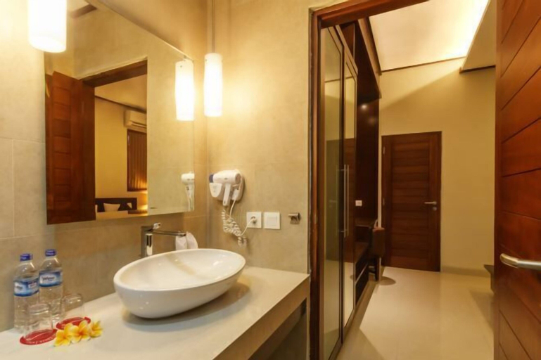 Bathroom 15