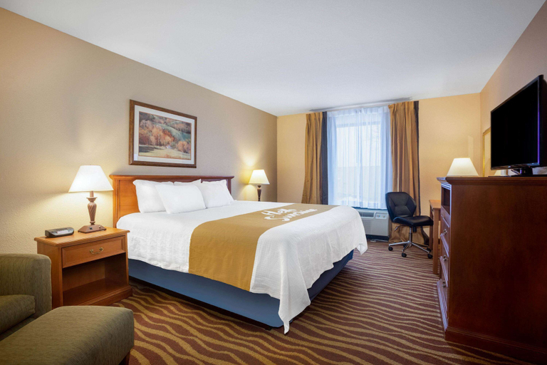 Bedroom 4, Days Inn & Suites by Wyndham Cuba, Crawford