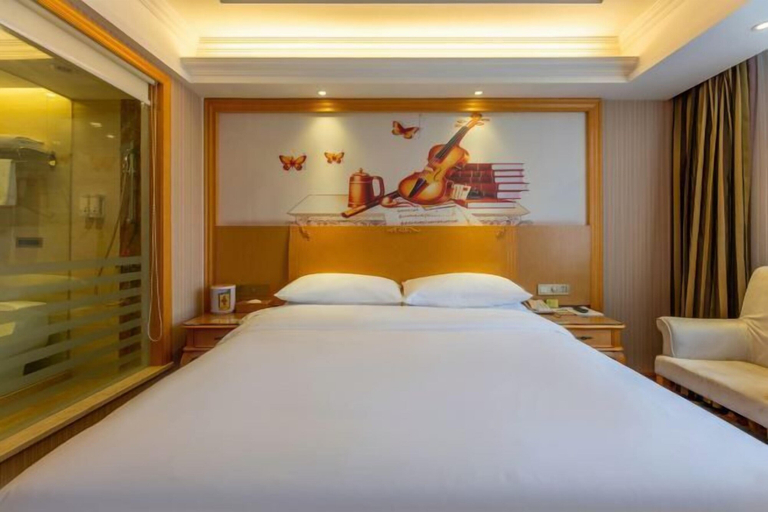 Bedroom 3, Vienna Hotel (Wuhan happy valley ren he subway Hotel), Wuhan
