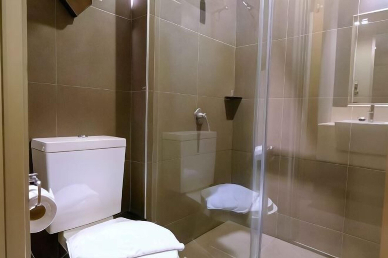 Bathroom 22