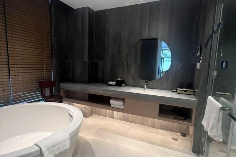 Bathroom 3, Shenxianju Narada Resort & Spa, Taizhou