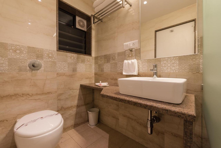 Bathroom 4, Hotel Inland Avenue, Dakshina Kannada