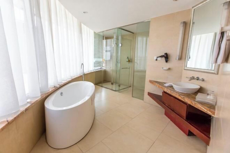Bathroom 4, University Hotel, Binzhou