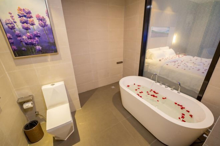 Bathroom 3, Lavande Hotel, Dongguan