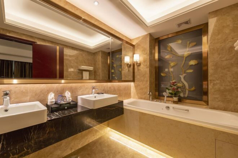 Bathroom 4, Tianbaolong Hotel, Chongzuo