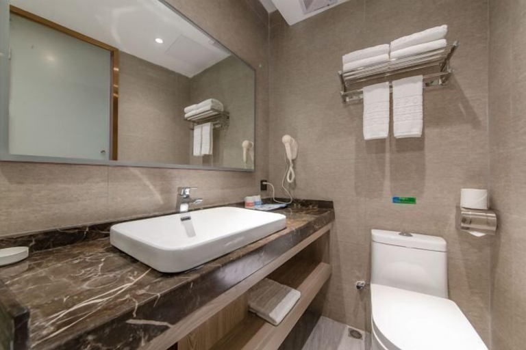 Bathroom 3, Airport Grand Hotel, Zhuhai