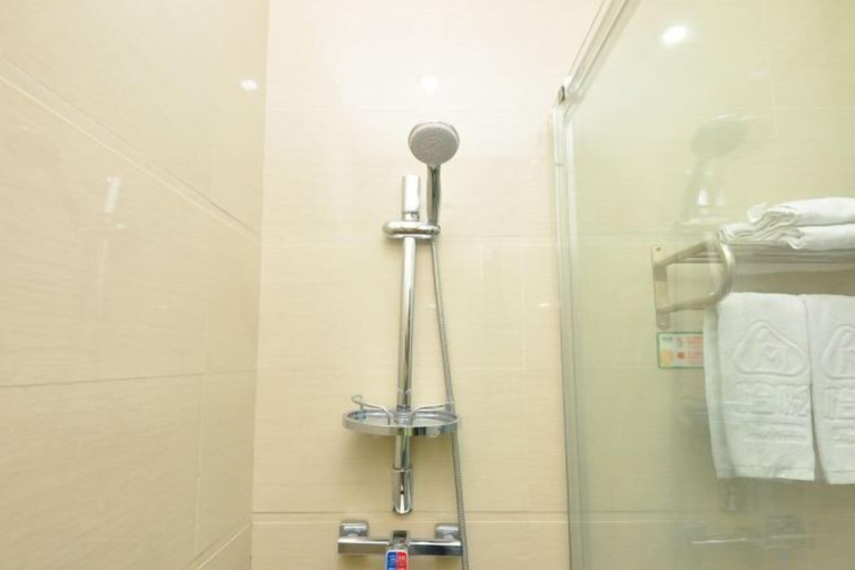 Bathroom 3, Yiyue Express Hotel, Guangzhou