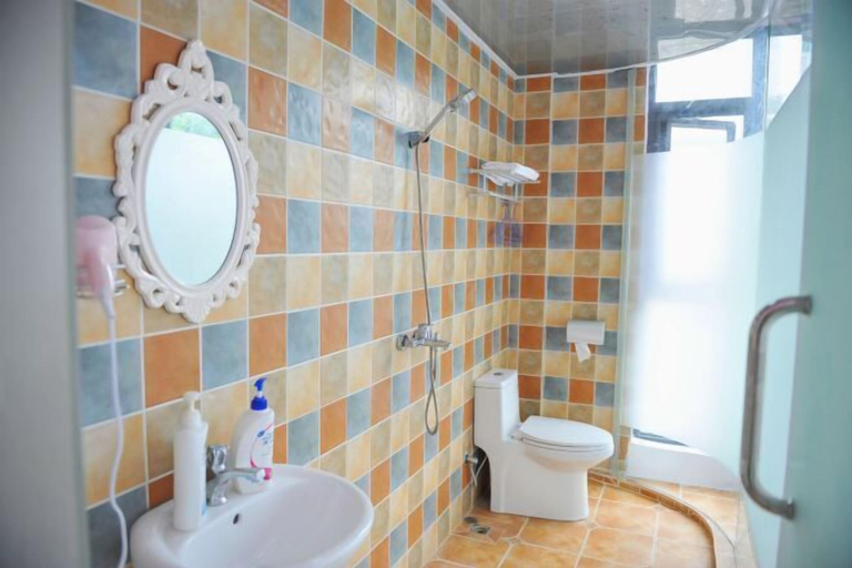 Bathroom 4, Yimu Huatian Inn, Shenzhen