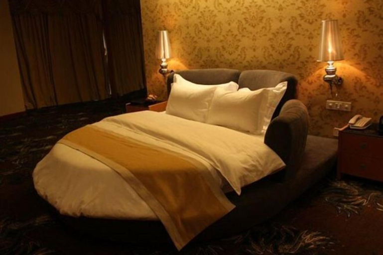 Bedroom 13