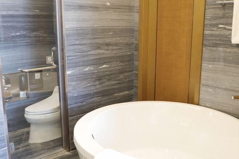 Bathroom 3, Lihua Jianguo Hotel, Suzhou