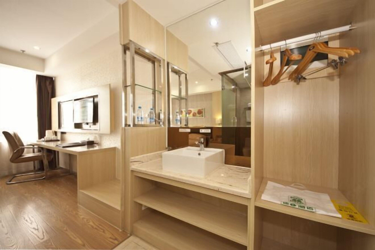 Bathroom 4, Super 8 (Ningde Wanda Plaza), Ningde