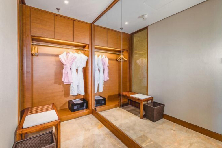 Bathroom 4, Yongchang Hotel, Baoshan