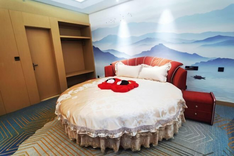 Bedroom 3, Tian Bo Hotel, Leshan