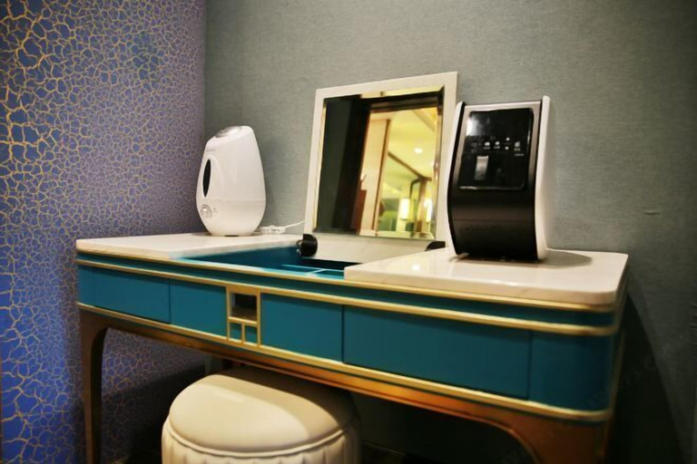 Bathroom, Evergrande Hotel, Nyingchi, Nyingtri