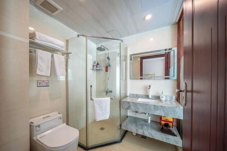 Bathroom 3, Jinpengwang Hotel, Wenzhou