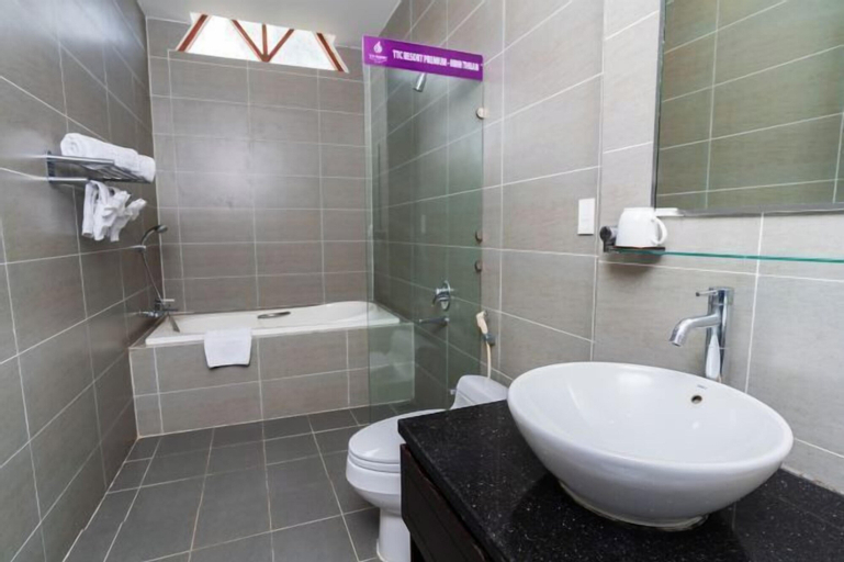 Bathroom 19