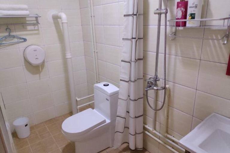 Bathroom 2, Havre de Paix Duoyiwan, Honghe Hani and Yi