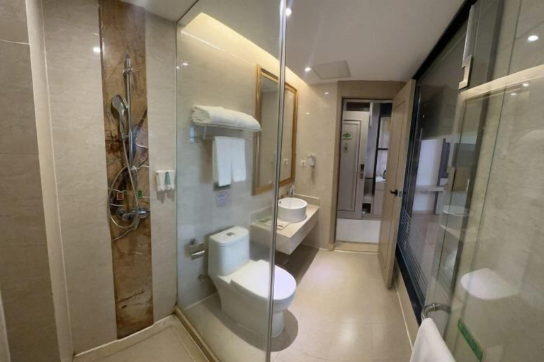 Bathroom 4, Vienna Hotel (Puning Huancheng South Road High-speed Railway Station), Jieyang