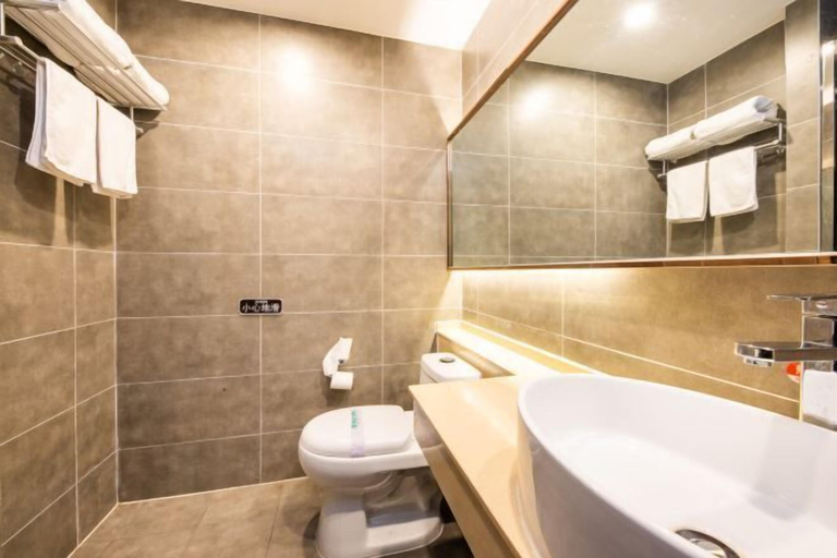 Bathroom 4, Yasheng Hotel (Taicang Port Area), Suzhou