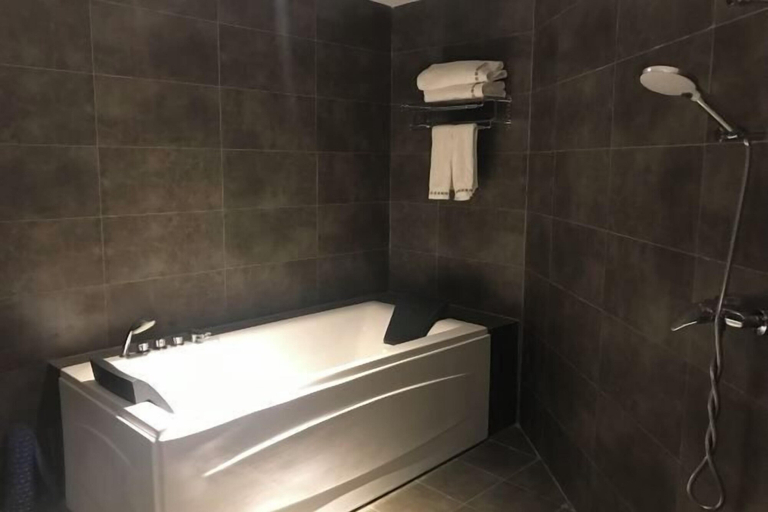 Bathroom 3, Taiyue Pearl Business Hotel, Changzhi