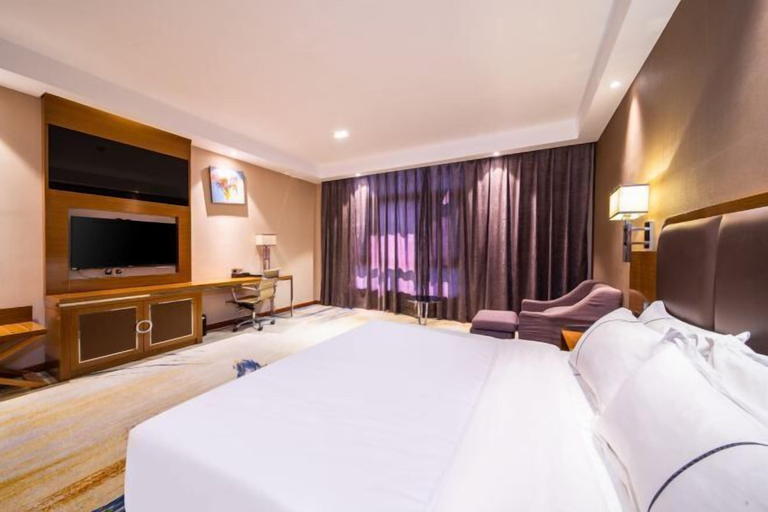 Bedroom 5, Botai Hotel, Qujing