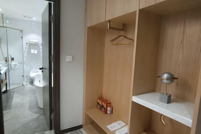 Bathroom 4, Yuxi Jiada Hotel, Yuxi