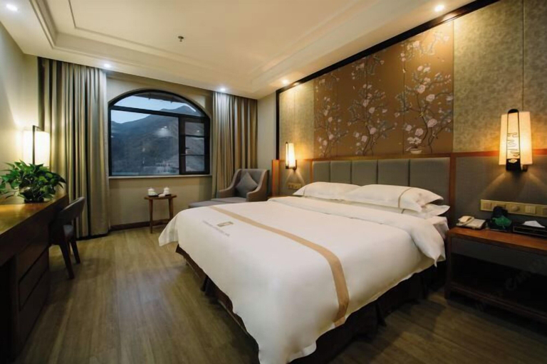 Bedroom 3, Yuanfeng Hebei Hotel, Lhasa