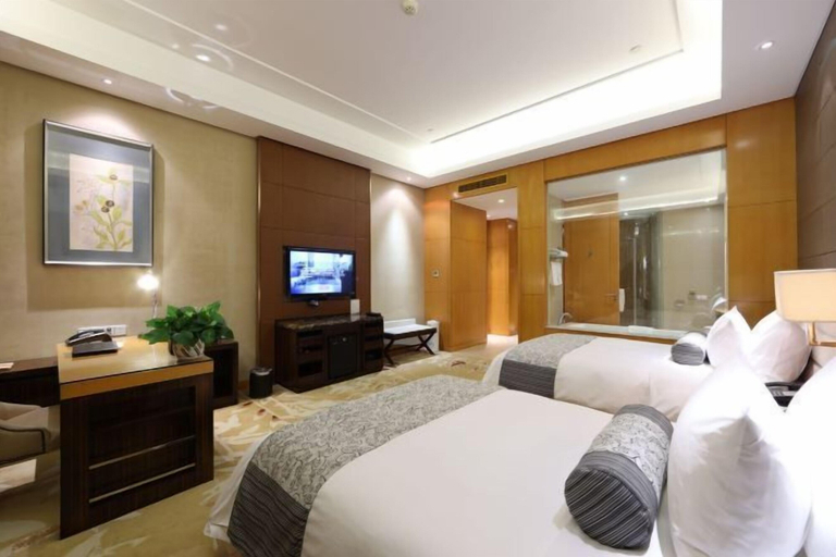 Bedroom 3, Huifeng Hotel, Suqian
