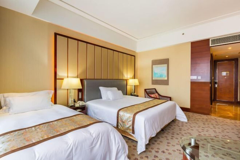 Bedroom 3, Lotin Hot Springs Hotel, Maoming