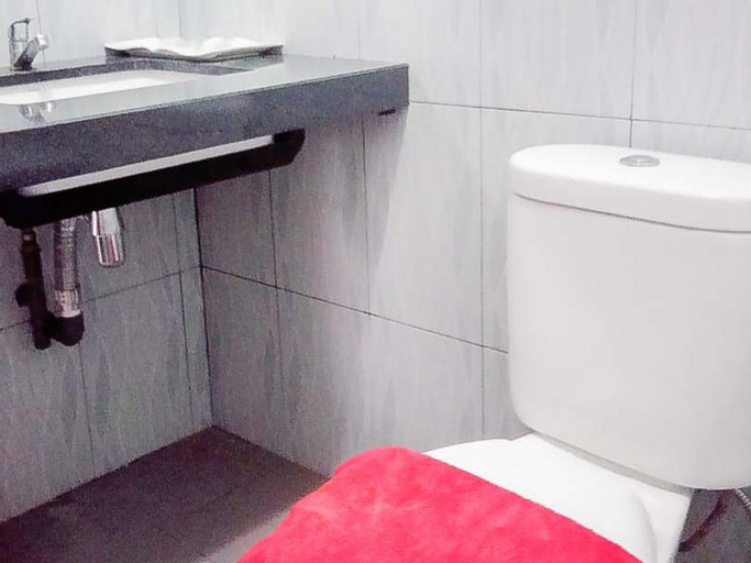 Bathroom 12